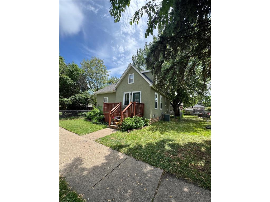878 Monroe Court Property Photo 1