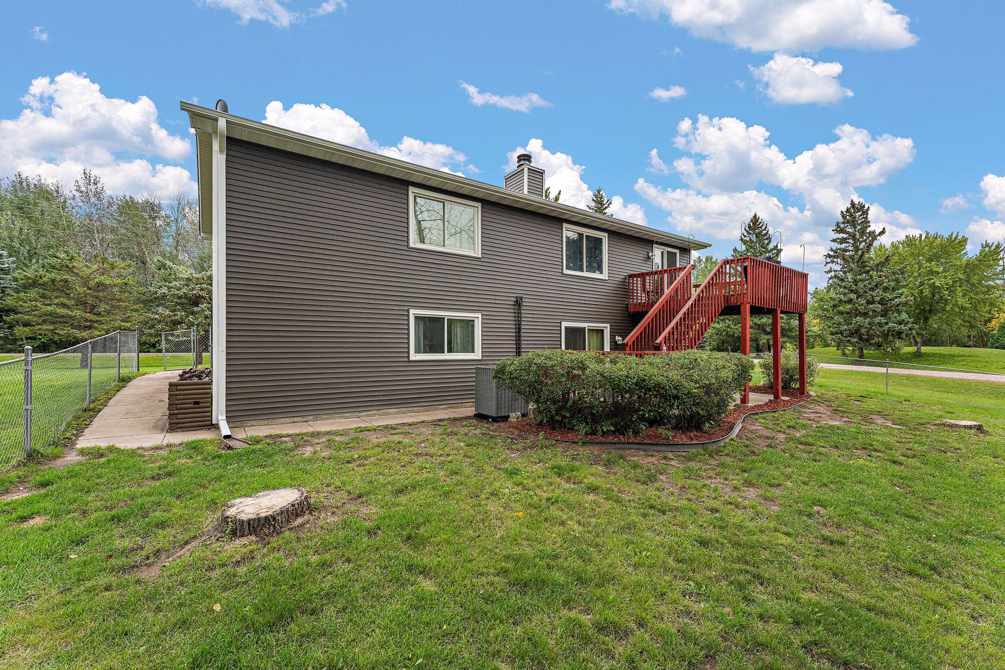 25300 Itasca Avenue Property Photo 6