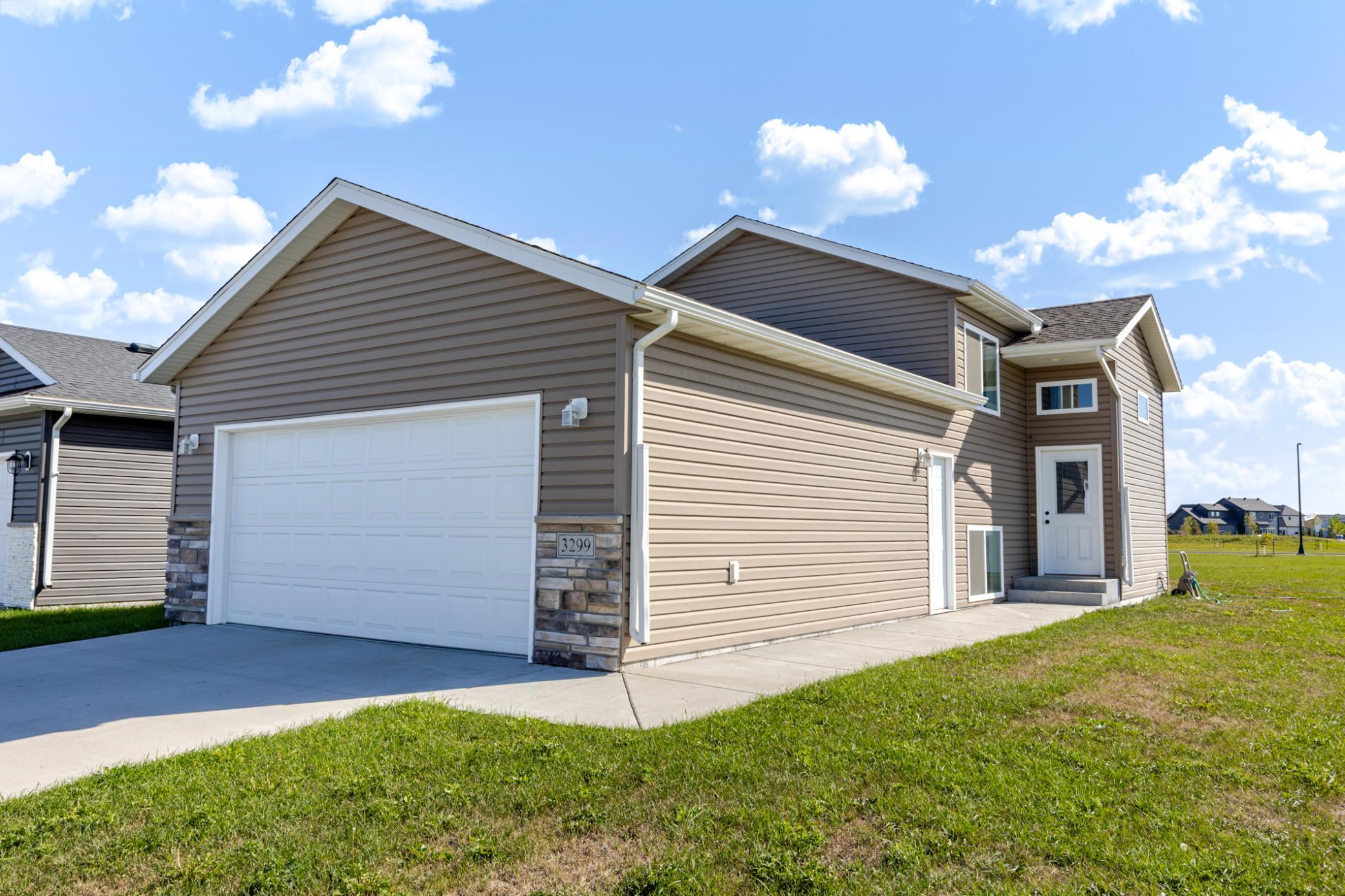 3299 Maple Leaf Loop S Property Photo 2