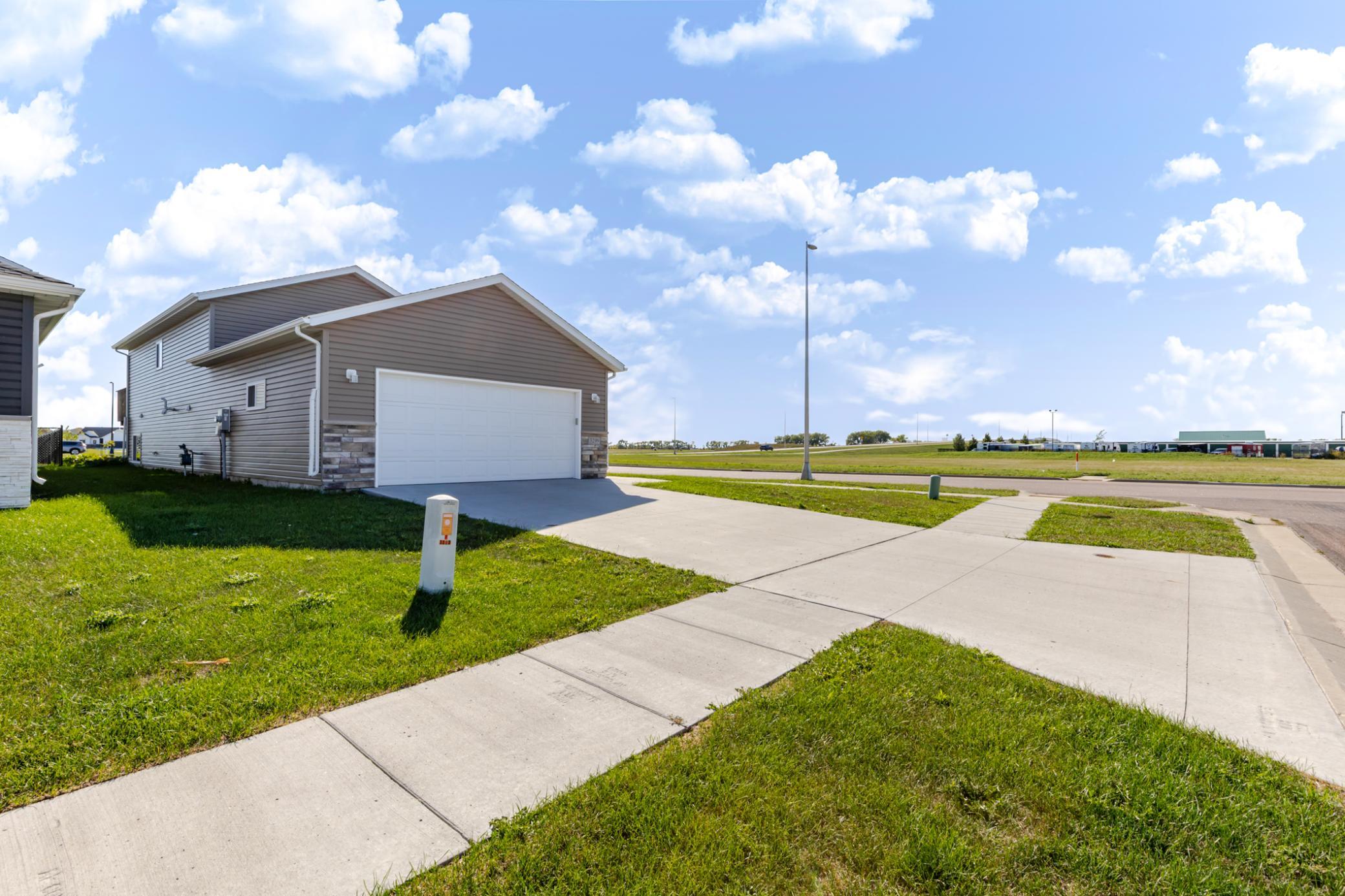 3299 Maple Leaf Loop S Property Photo 3