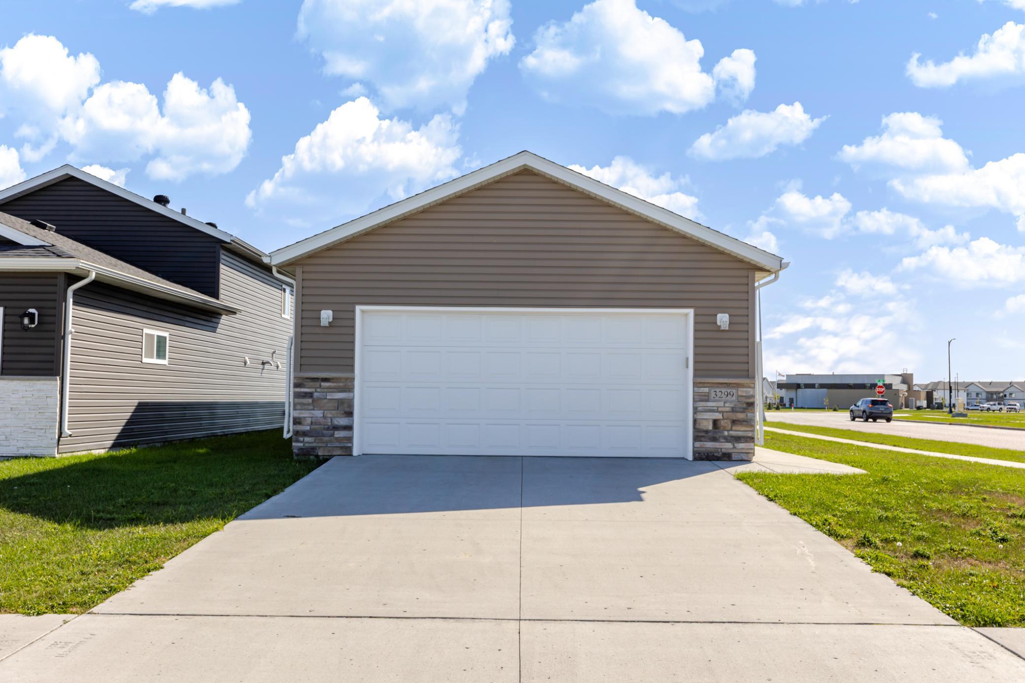 3299 Maple Leaf Loop S Property Photo 4