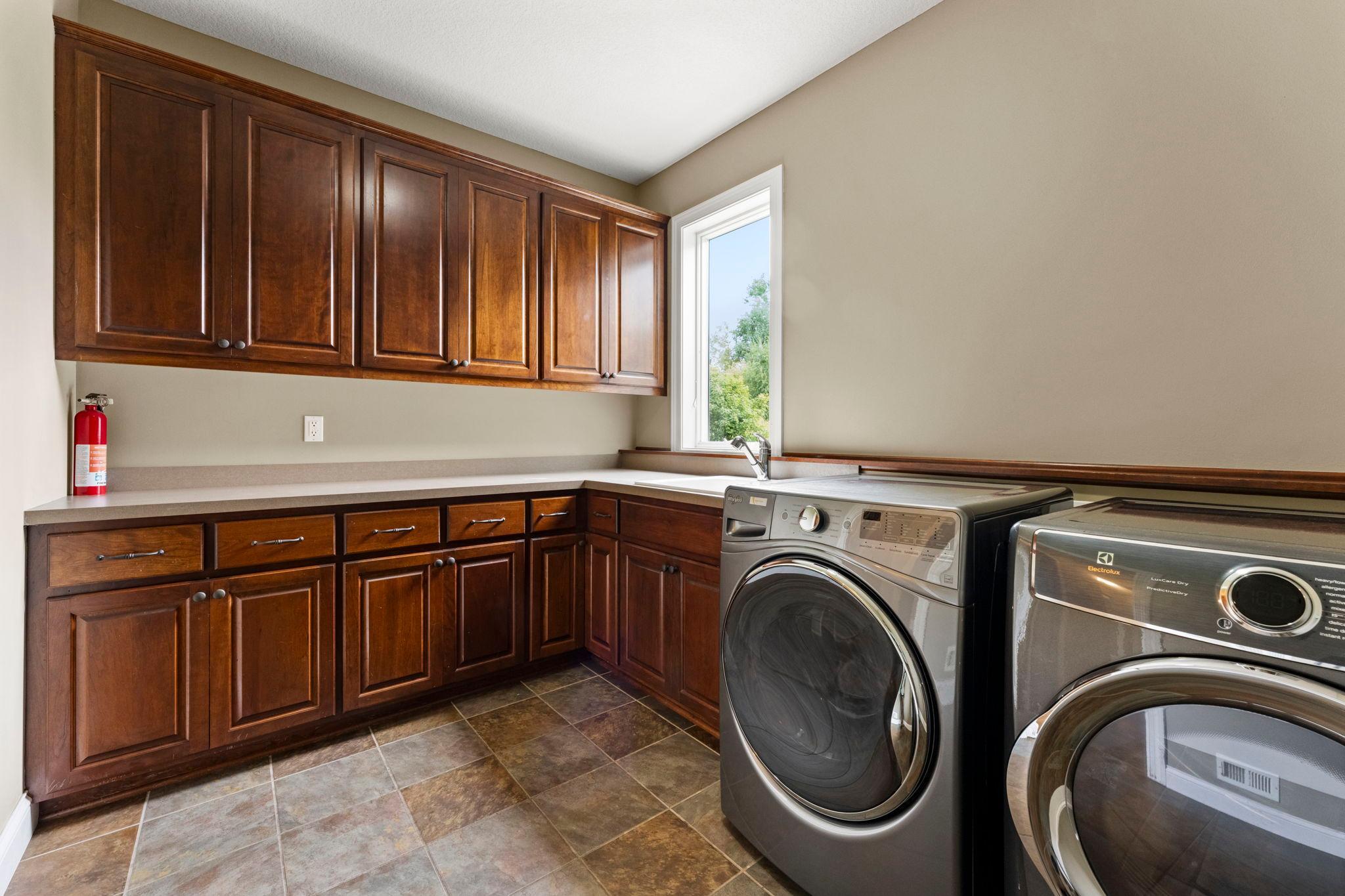 21761 Pine Tree Circle Property Photo 24