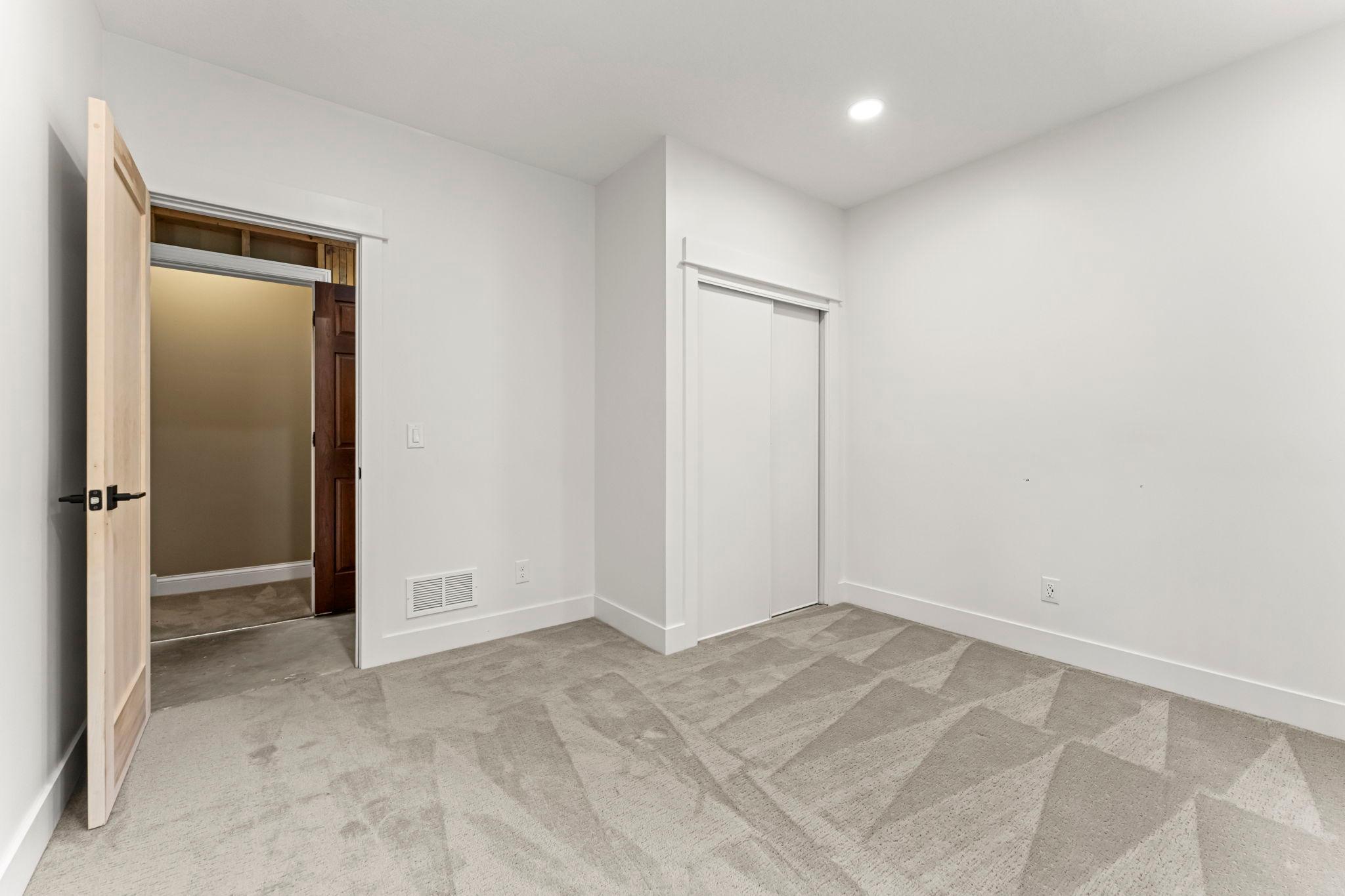 21761 Pine Tree Circle Property Photo 54