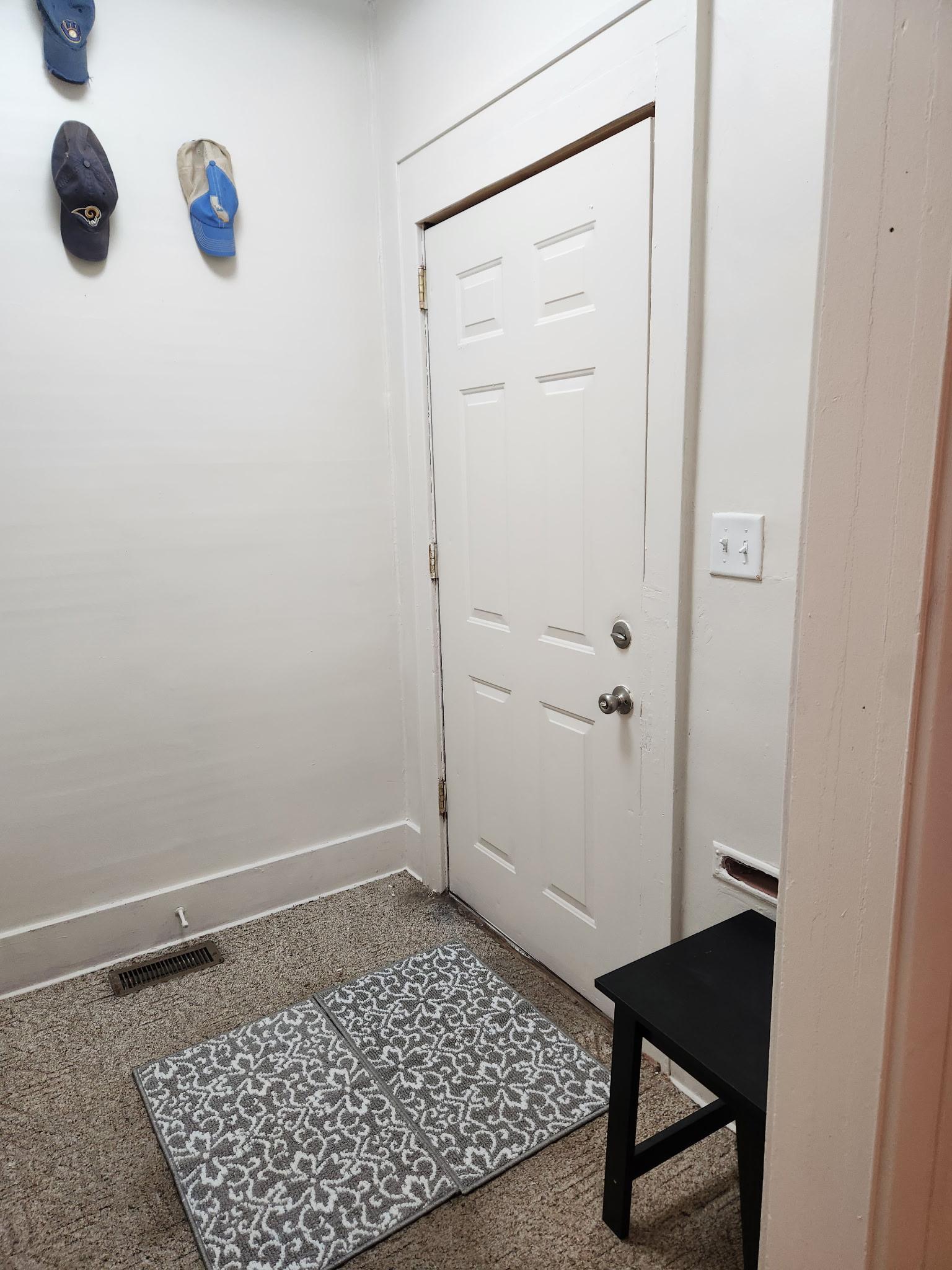 922 E 1st Street Property Photo 6