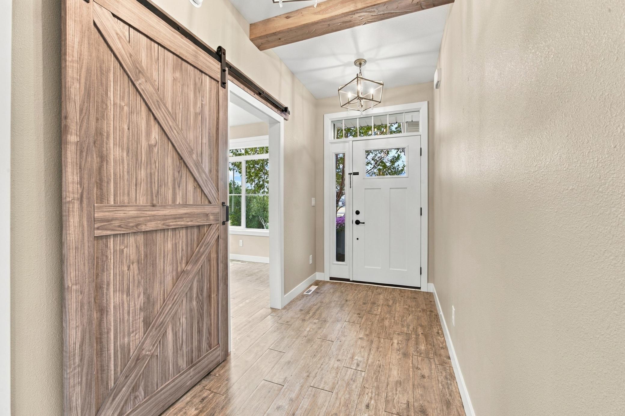 6016 Autumn Drive S Property Photo 4