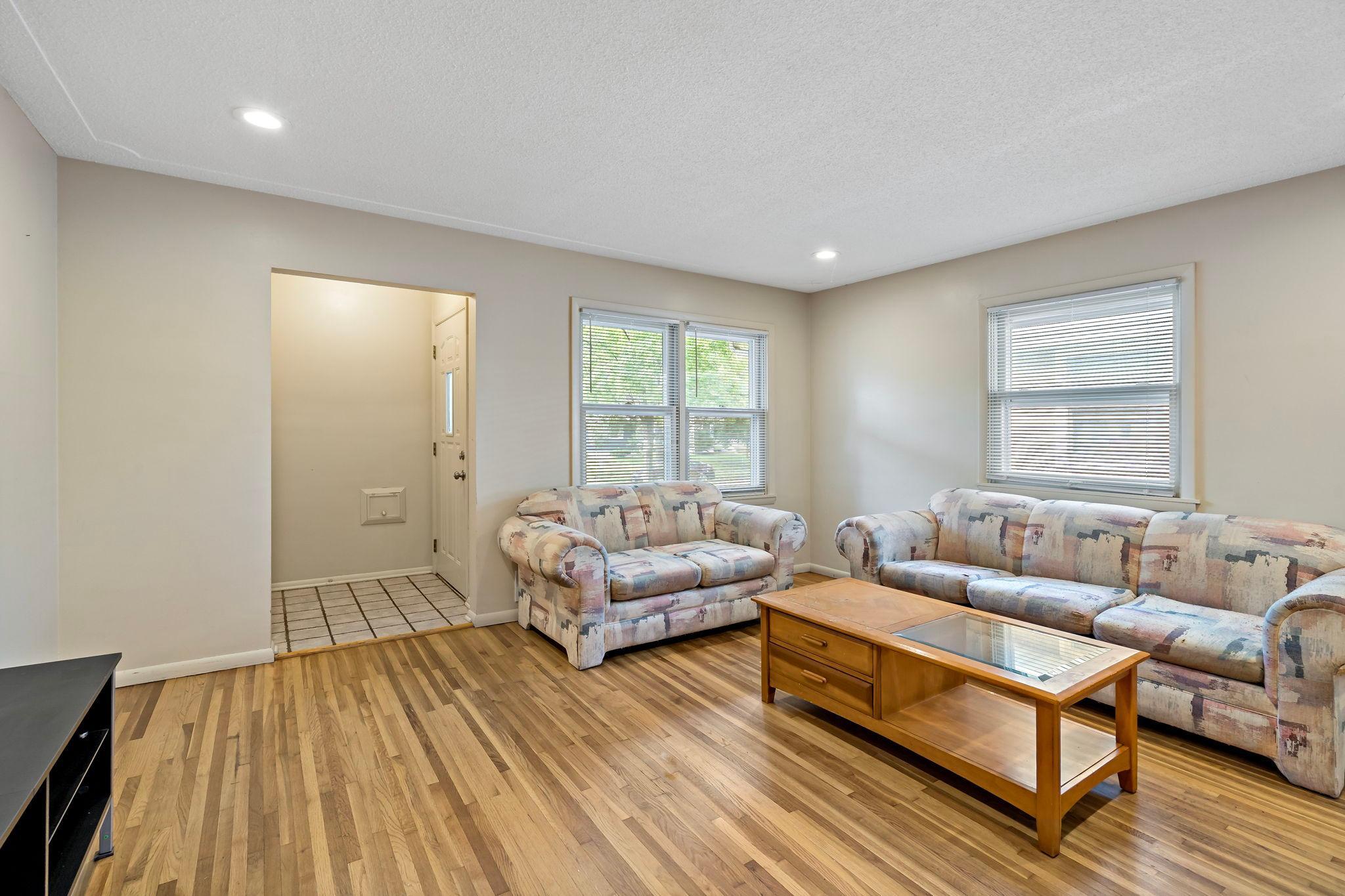 5749 Bloomington Avenue Property Photo 4