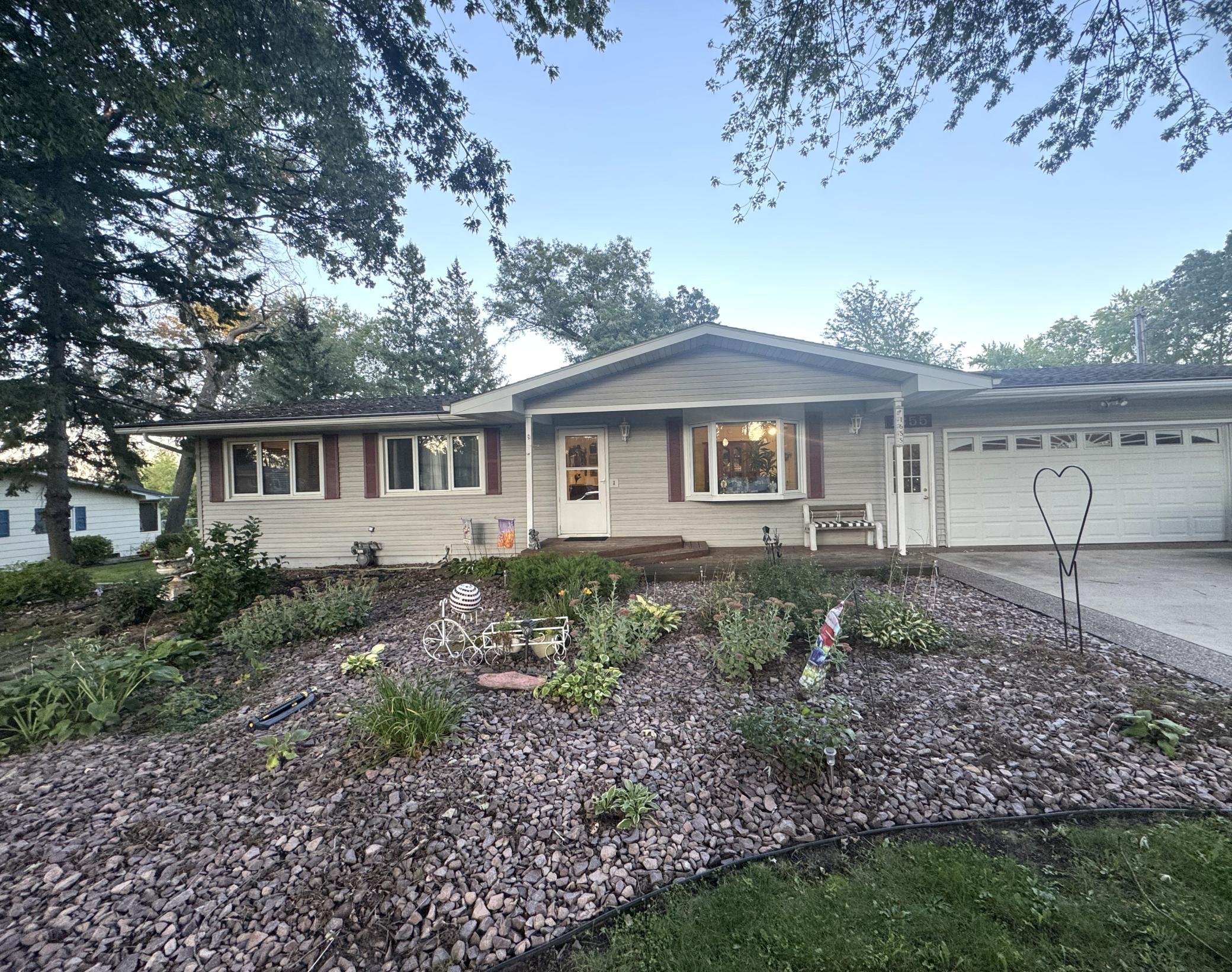 1655 Woodcrest Avenue Property Photo 1