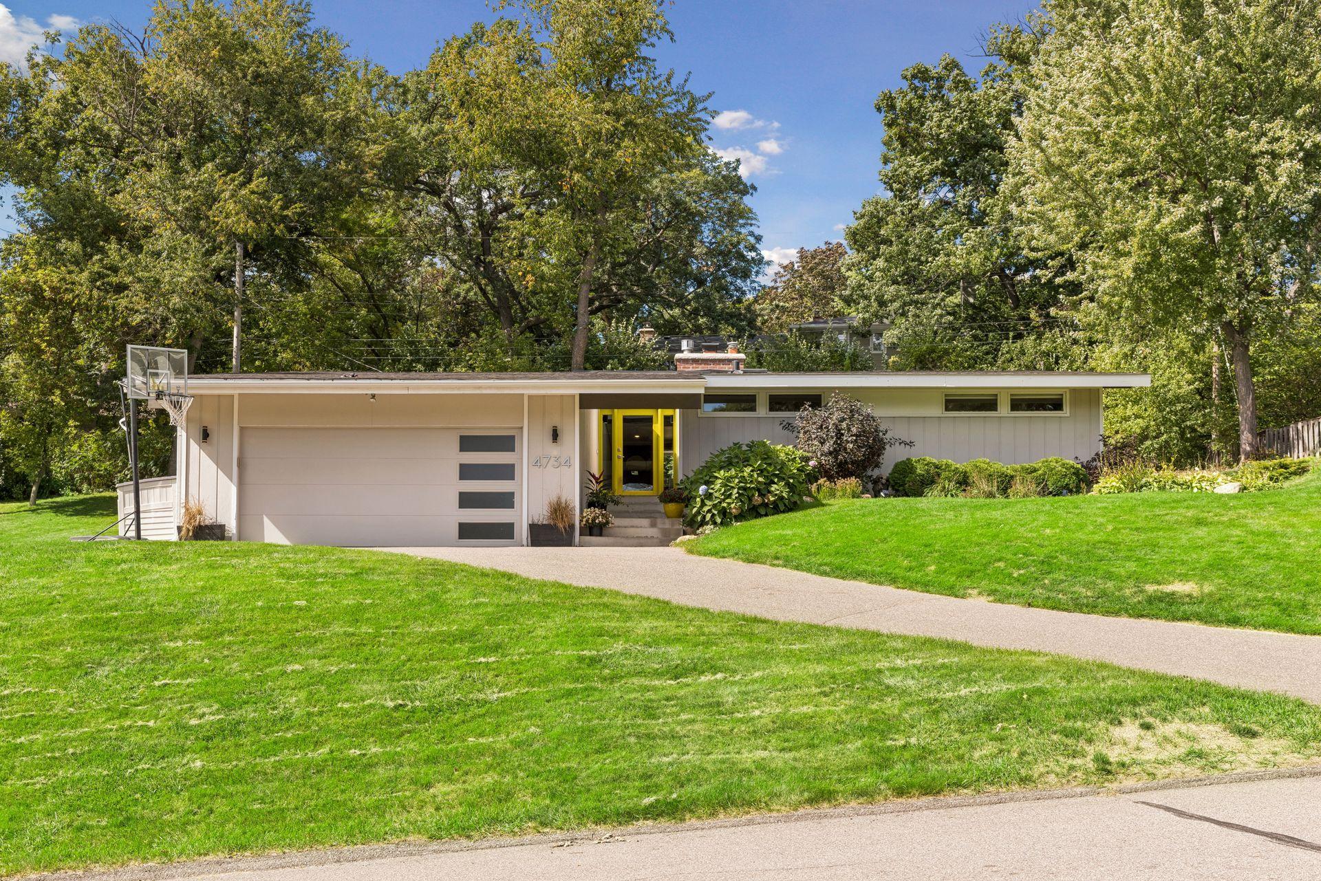 4734 Coventry Road E Property Photo 2
