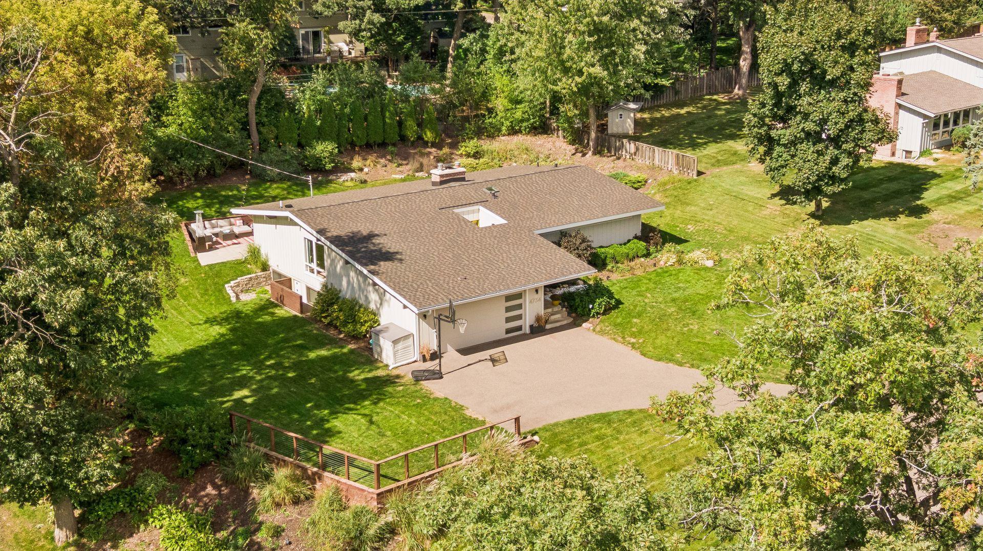 4734 Coventry Road E Property Photo 3