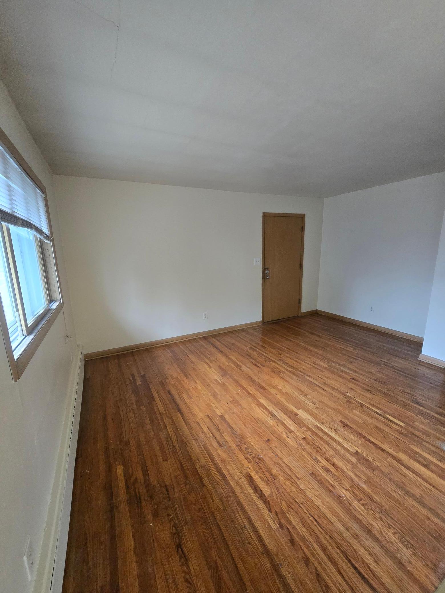 1715 Thomas Avenue Property Photo 4
