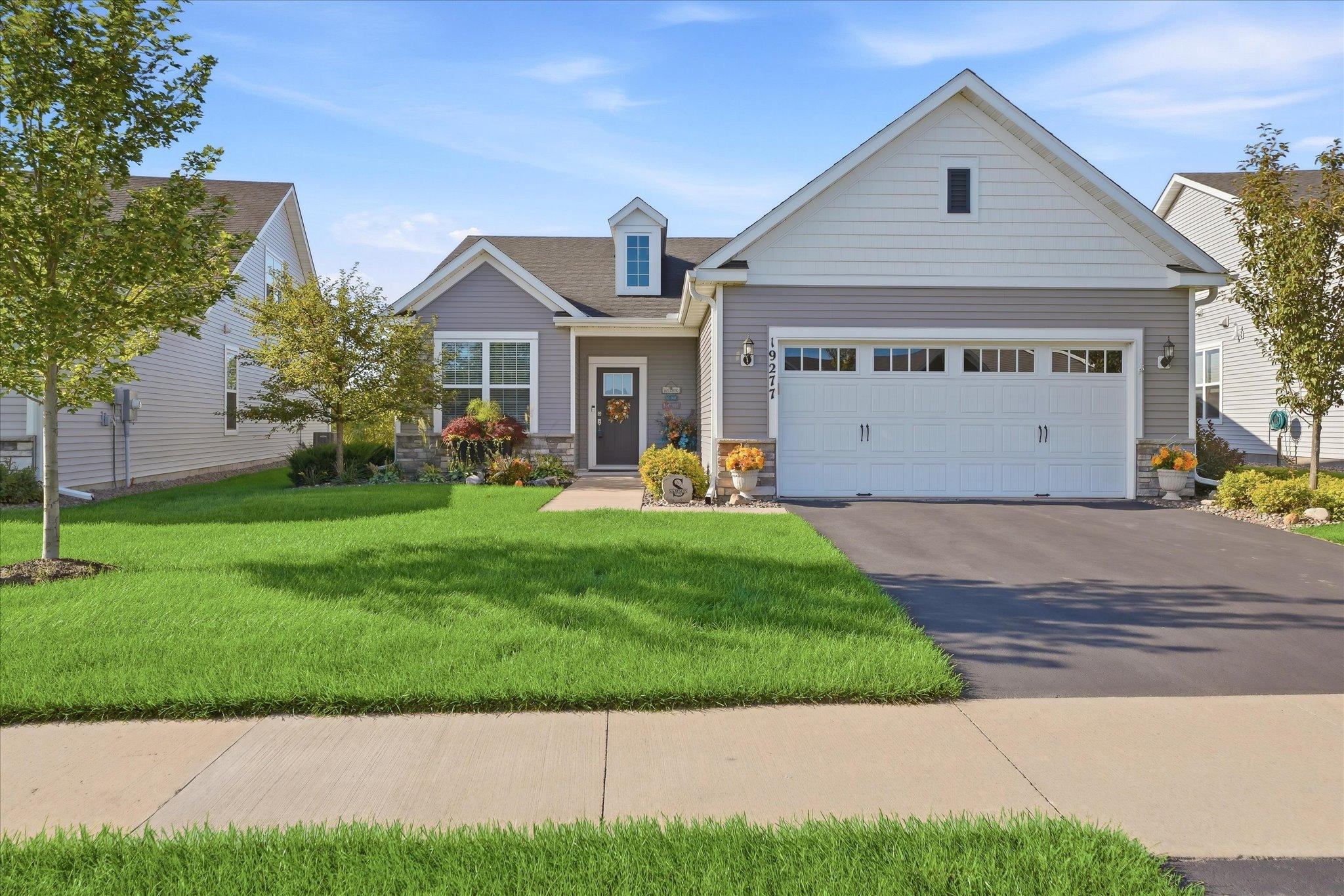 19277 99th Place Property Photo 1