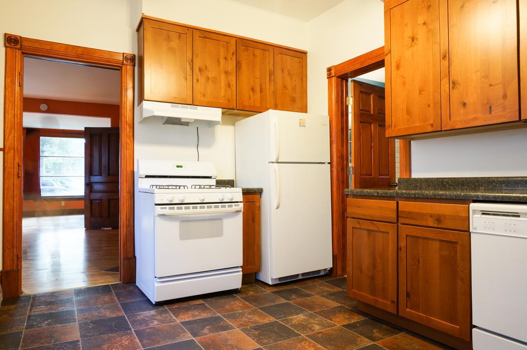 3045 Harriet Avenue Property Photo 3