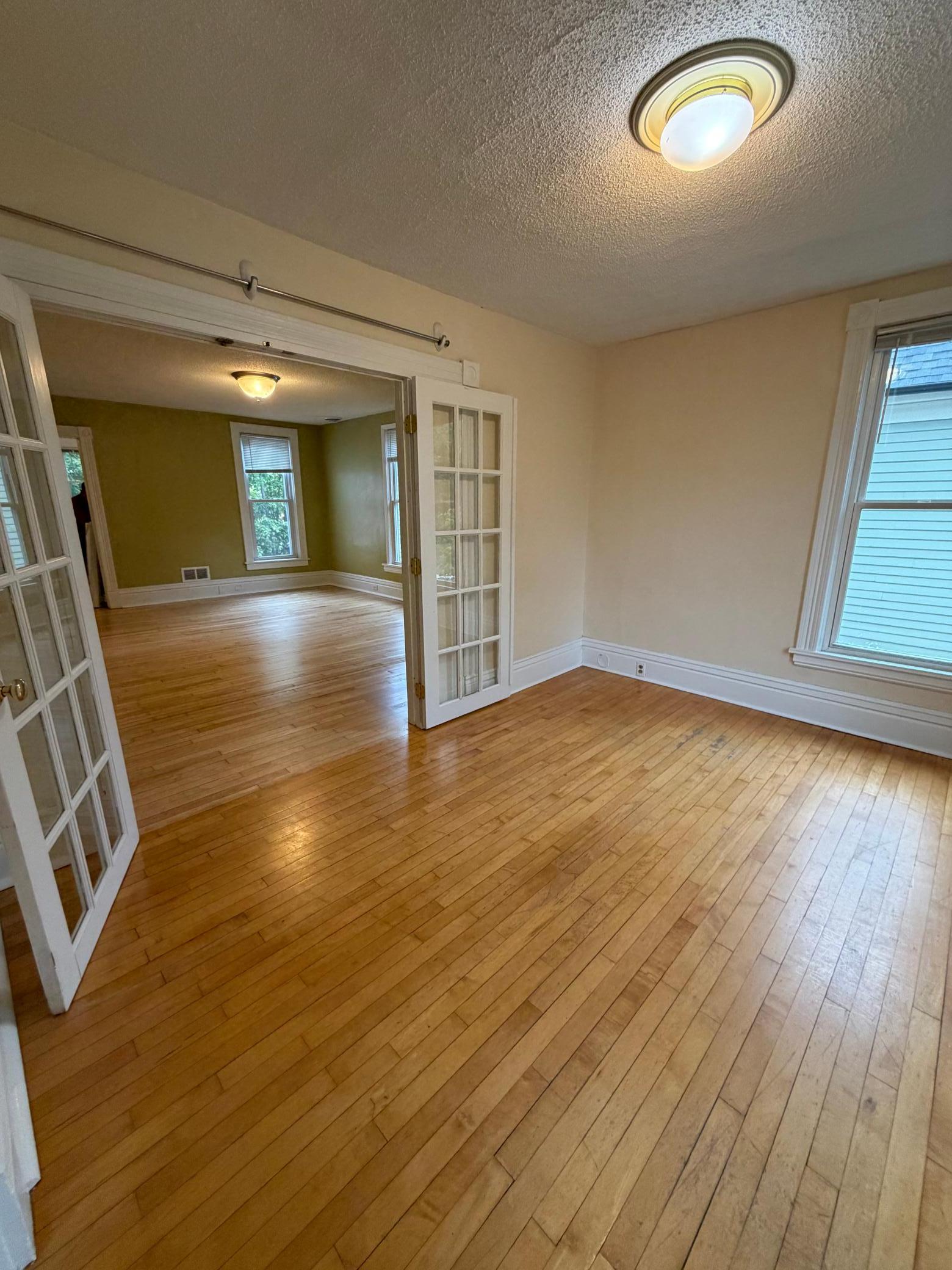 3045 Harriet Avenue Property Photo 6