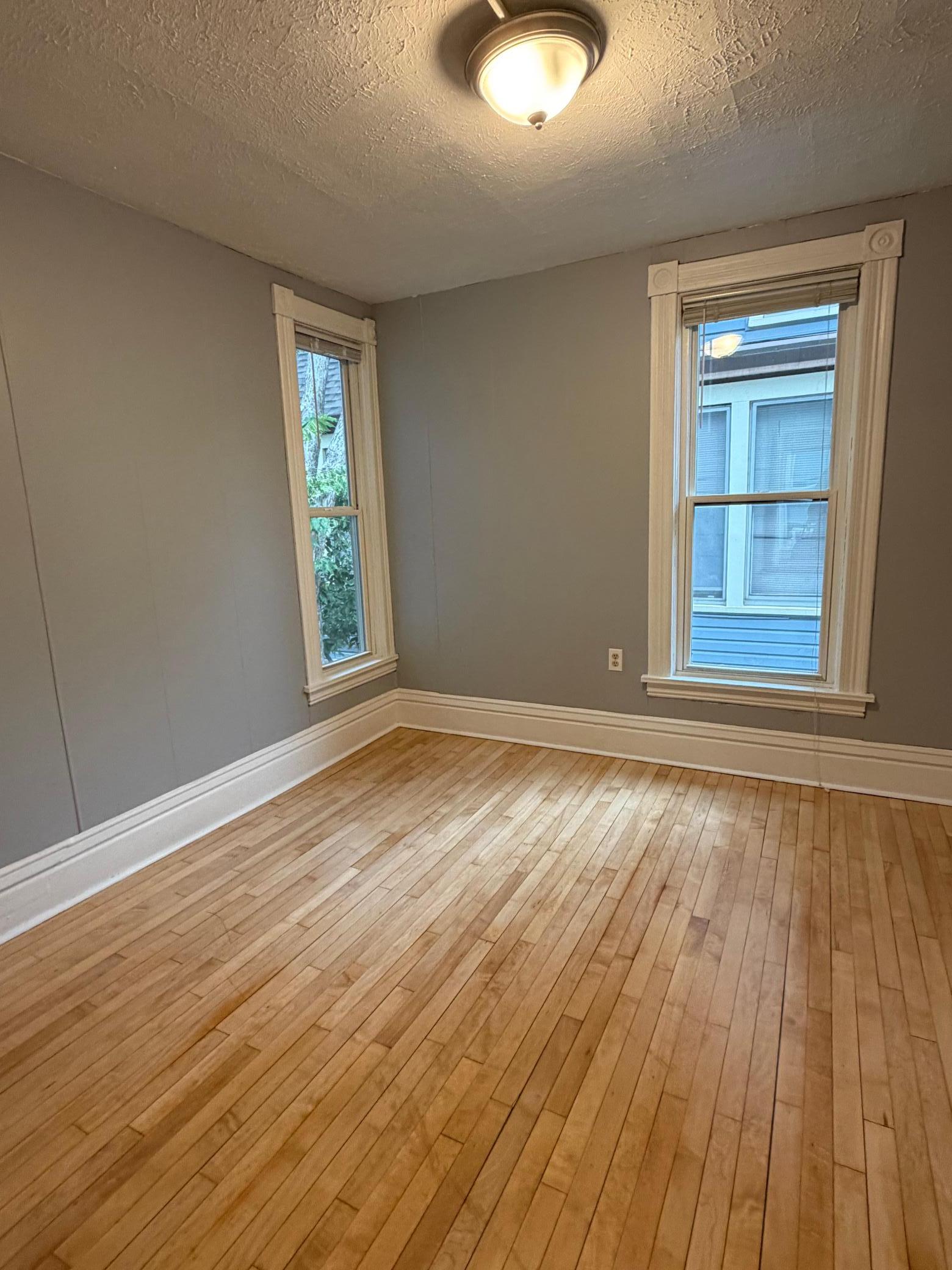 3045 Harriet Avenue Property Photo 10