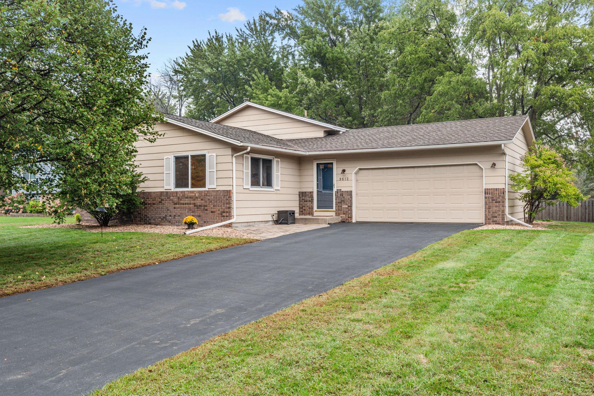 9612 Union Terrace Lane N Property Photo 1