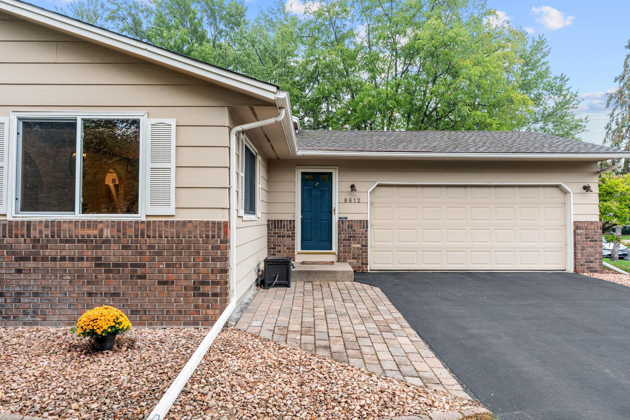 9612 Union Terrace Lane N Property Photo 2