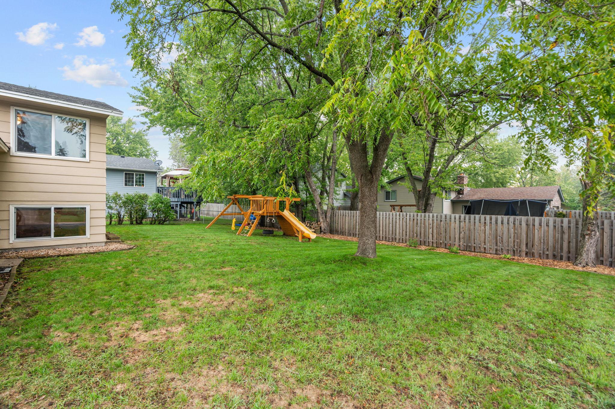 9612 Union Terrace Lane N Property Photo 3