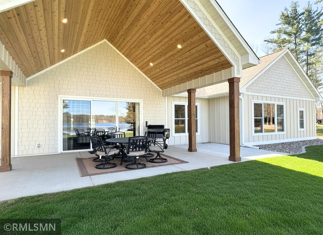 23744 Warren Drive Property Photo 6