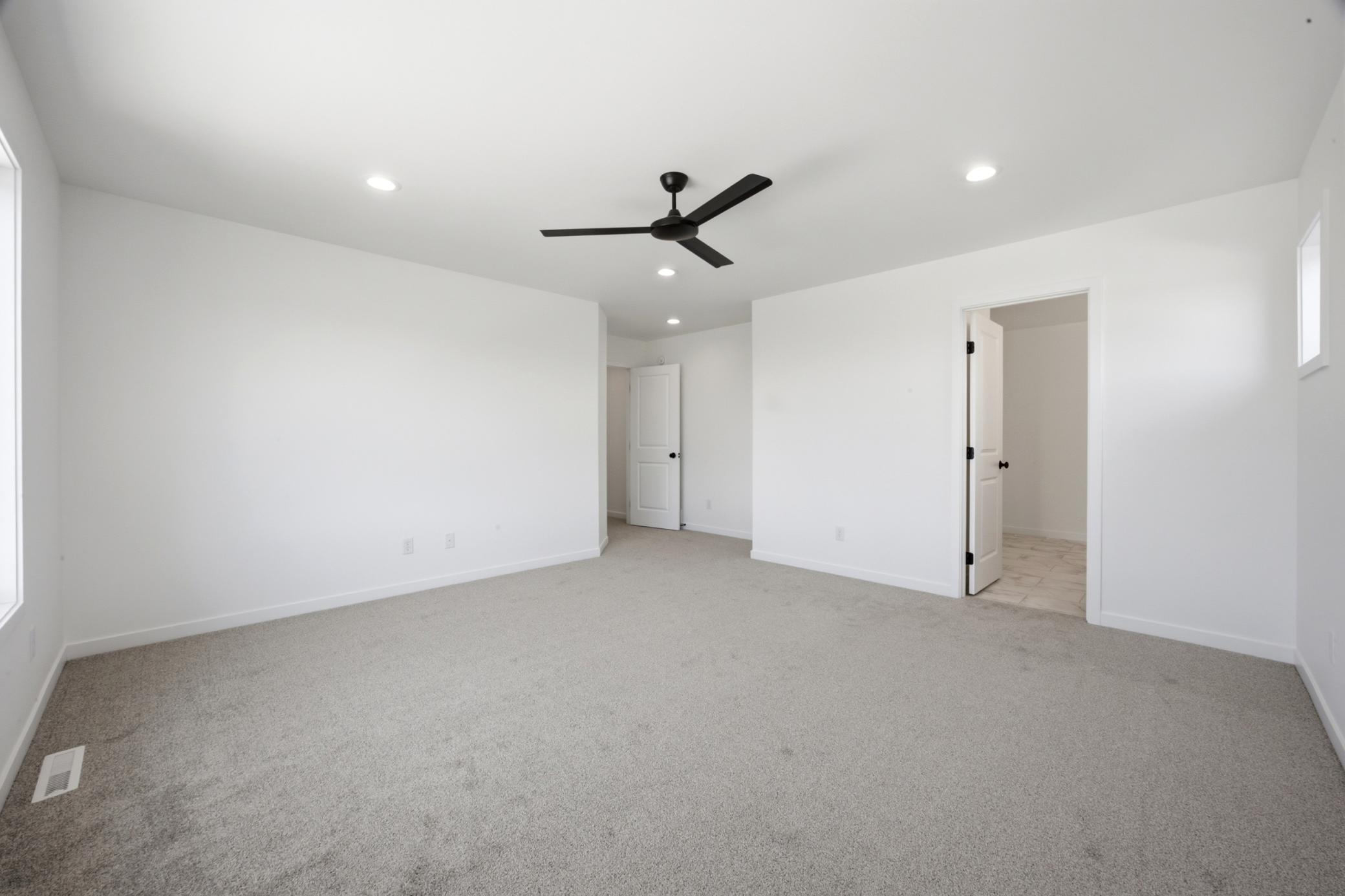 4717 Hampton Loop S Property Photo 16