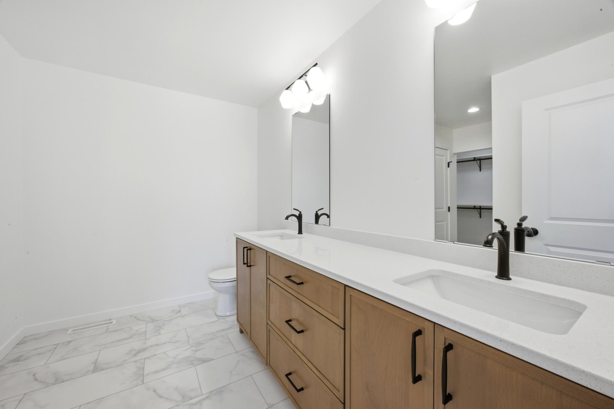 4717 Hampton Loop S Property Photo 17
