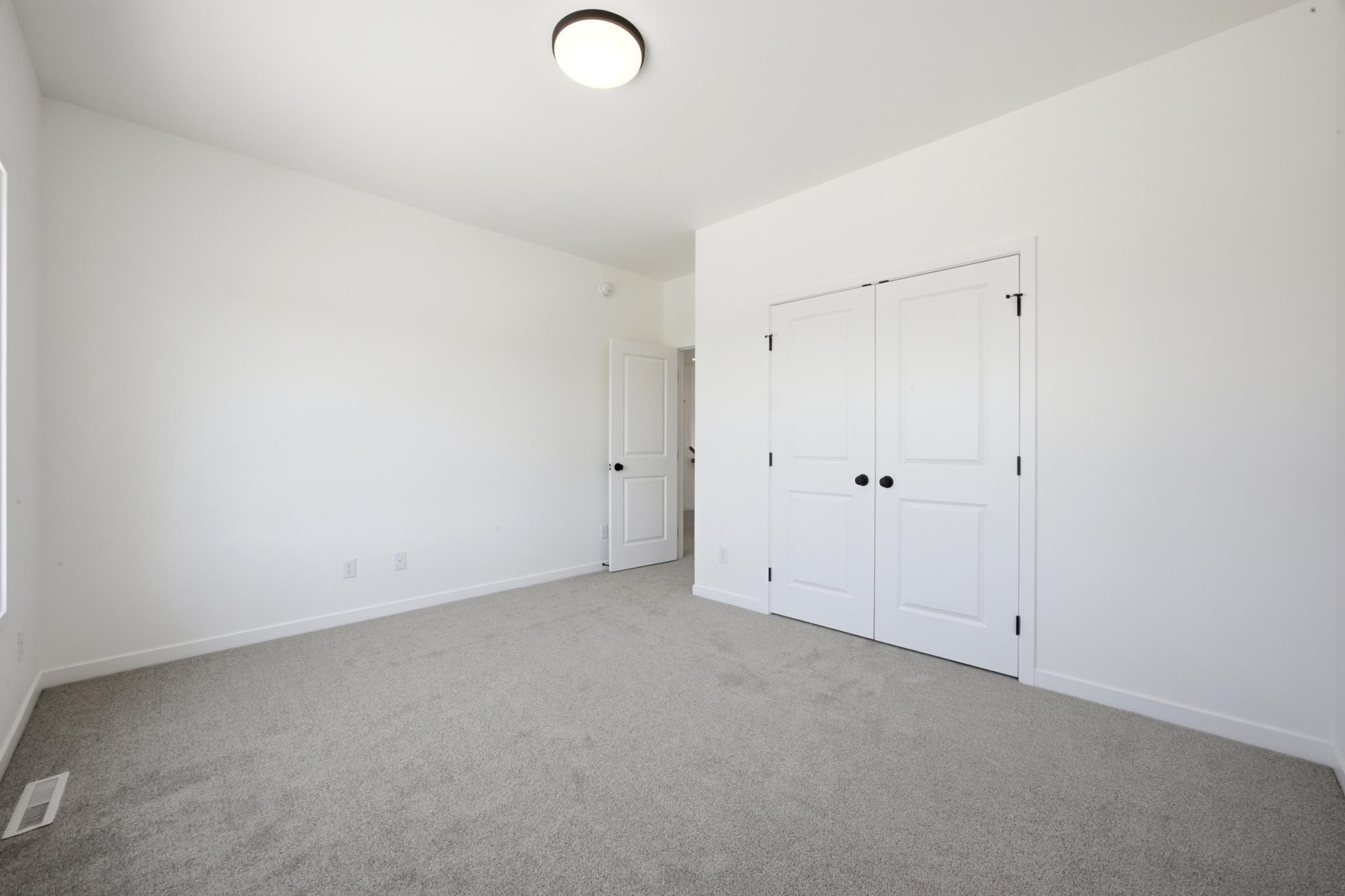 4717 Hampton Loop S Property Photo 24