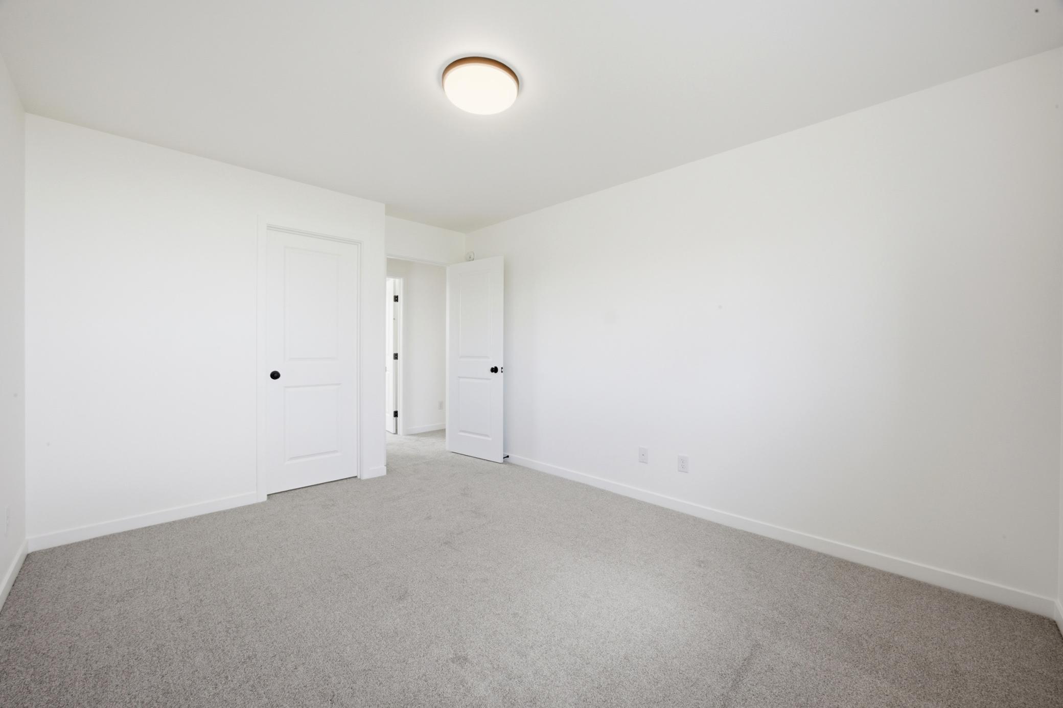 4717 Hampton Loop S Property Photo 32