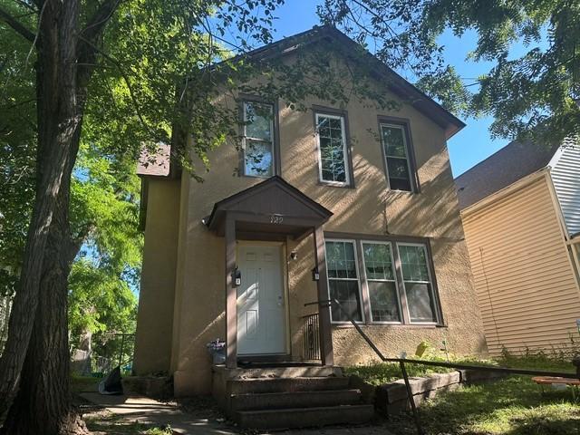 929 6th Street E Property Photo 2