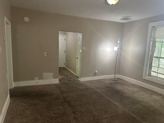 929 6th Street E Property Photo 4