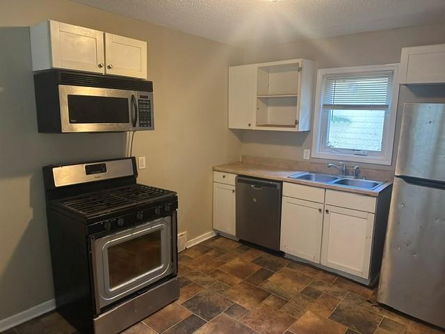 929 6th Street E Property Photo 6