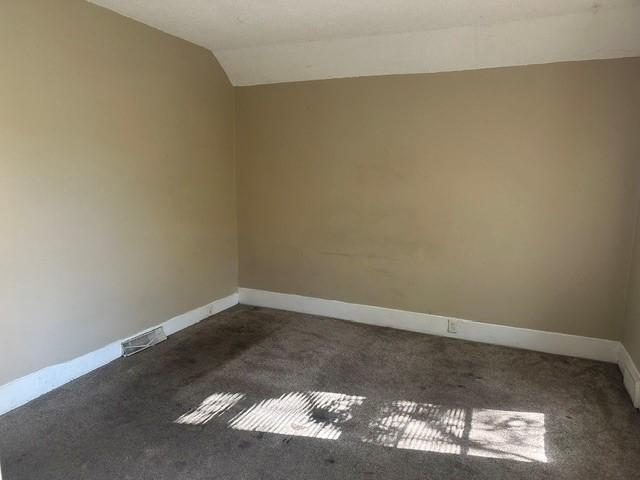 929 6th Street E Property Photo 8