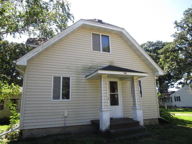 216 Main Street E Property Photo 1