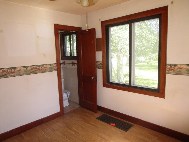 216 Main Street E Property Photo 8
