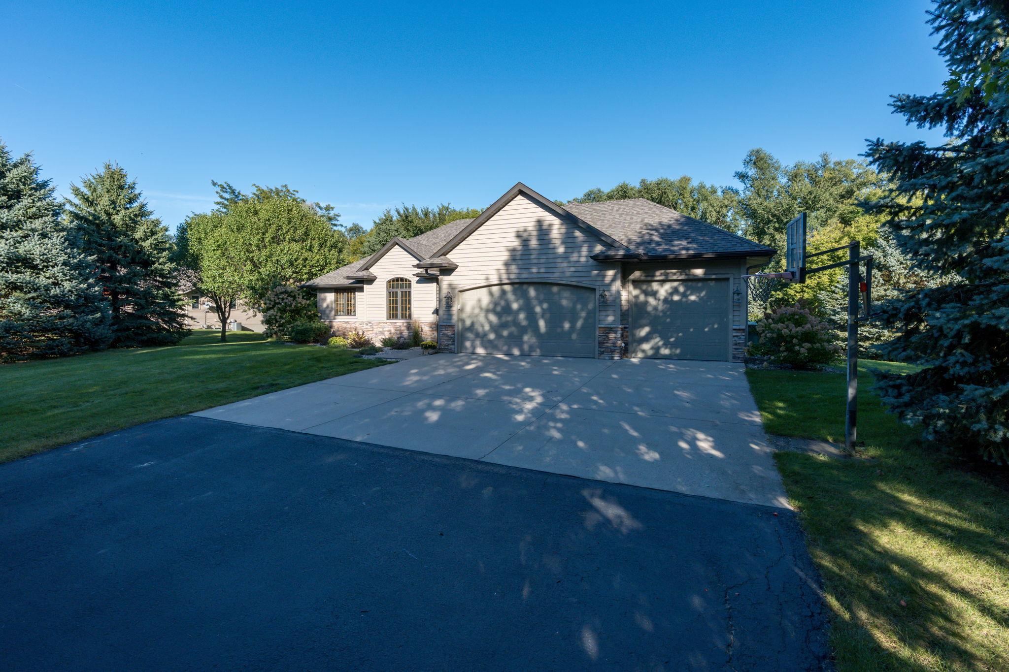 44229 Willow Road Property Photo 3
