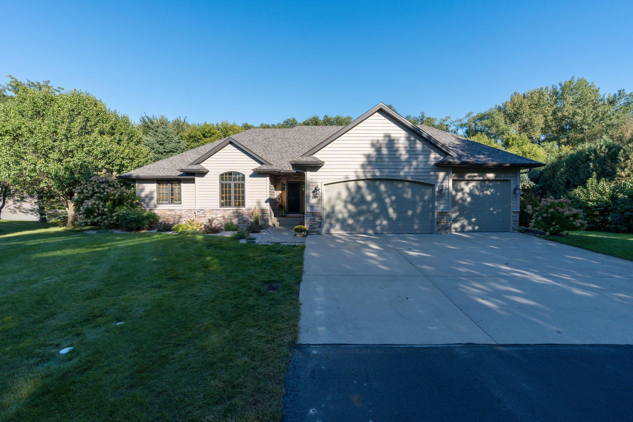 44229 Willow Road Property Photo 4