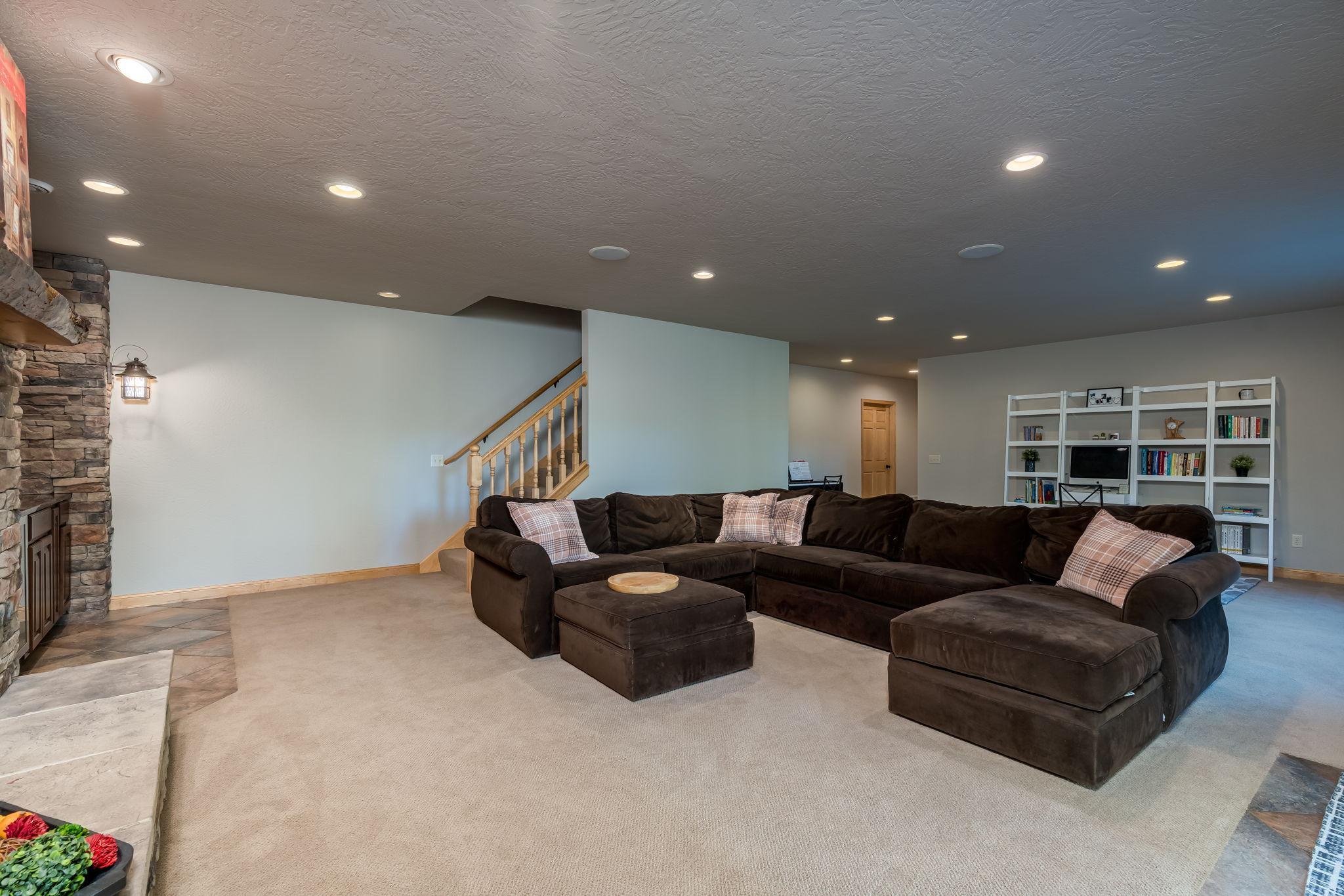 44229 Willow Road Property Photo 28