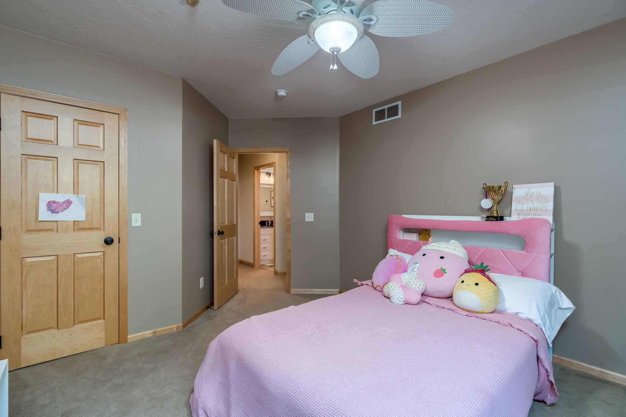 44229 Willow Road Property Photo 35