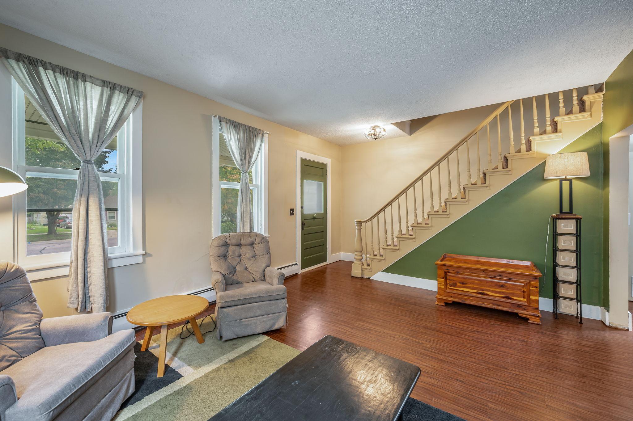 428 W Broadway Avenue Property Photo 6