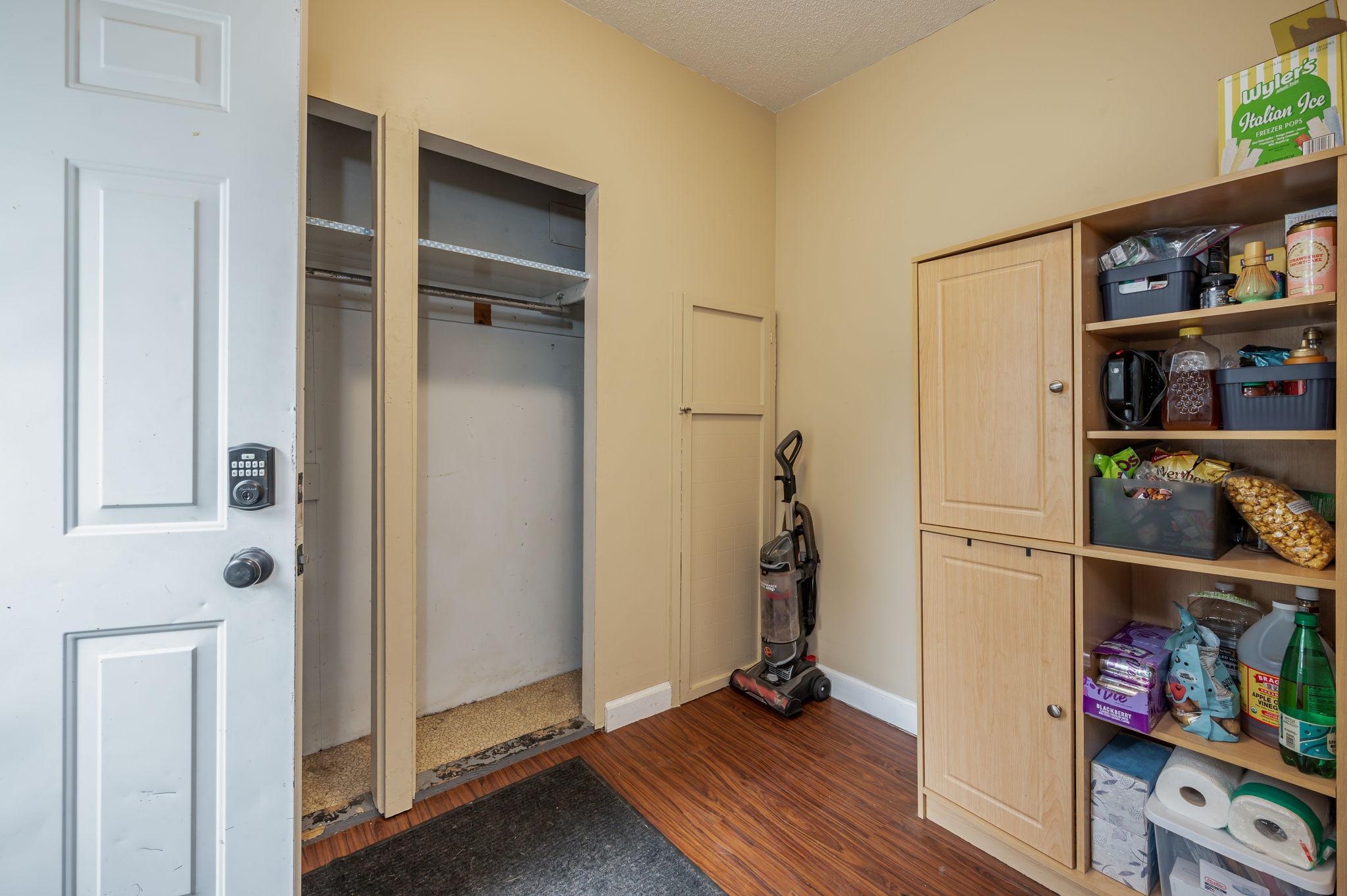 428 W Broadway Avenue Property Photo 18