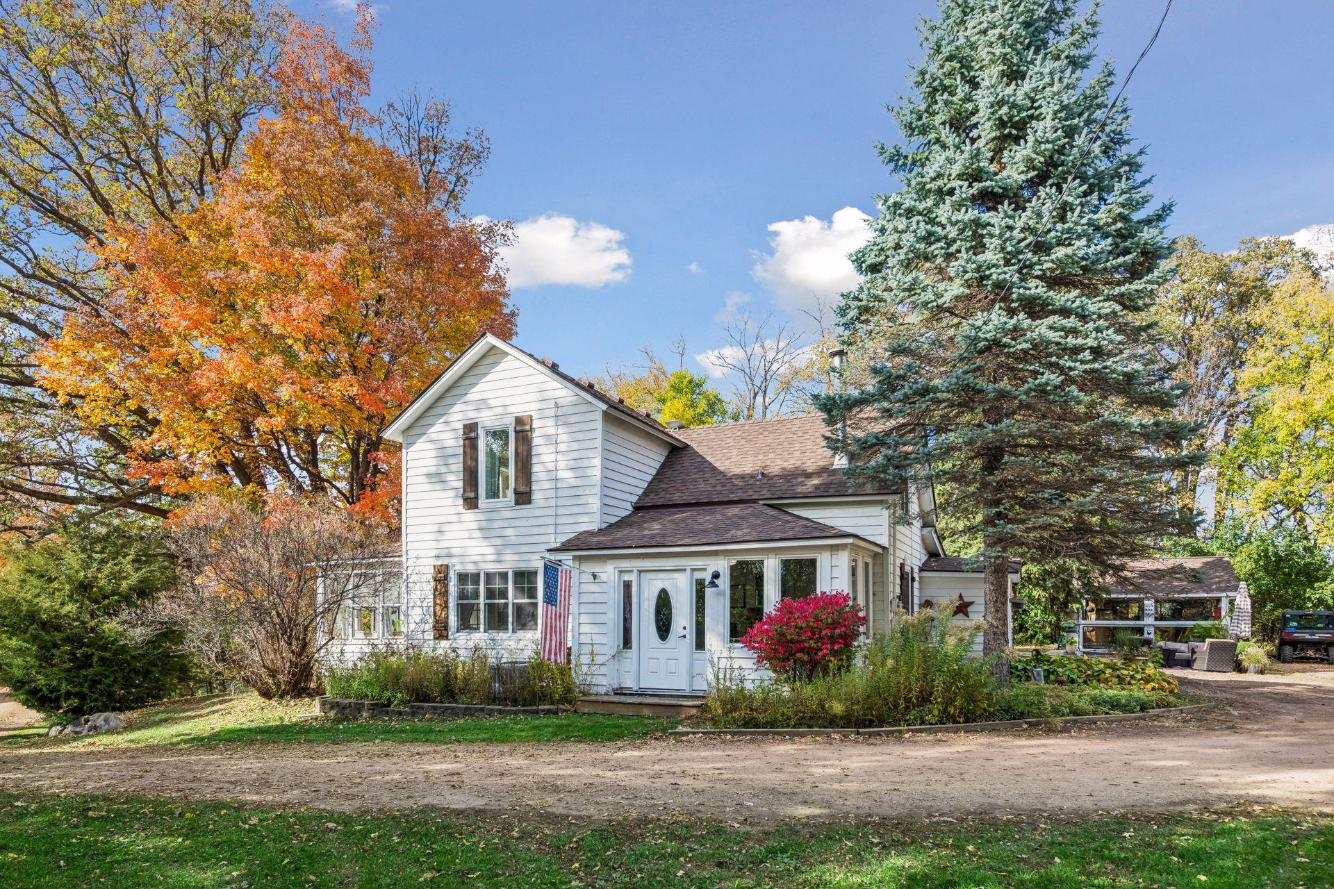 660 N Shore Drive W Property Photo 1