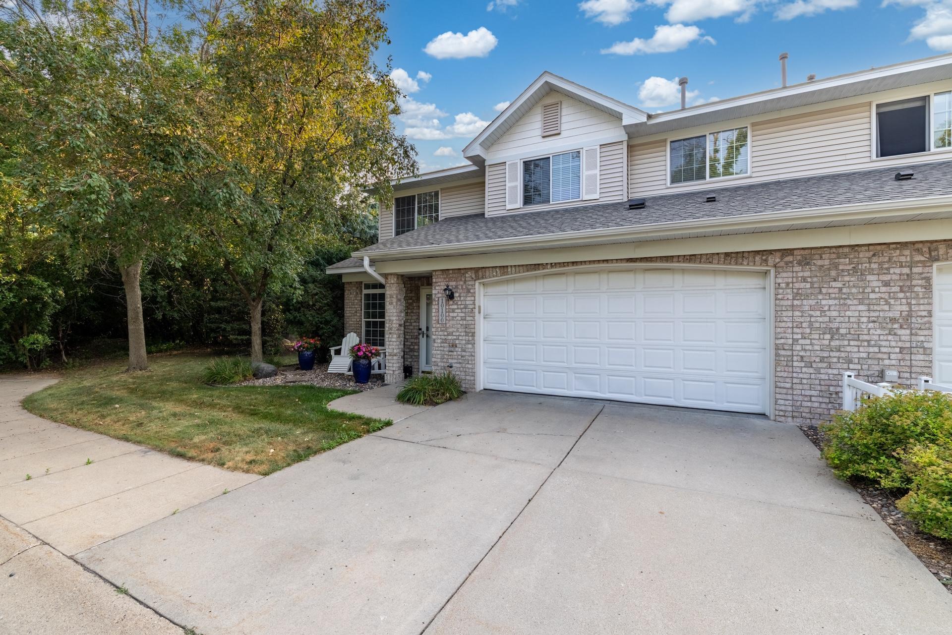10100 Bridgehill Terrace Property Photo 4