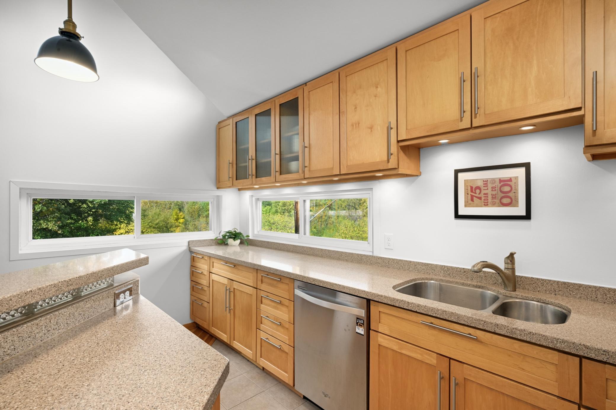 3709 Cedar Lake Road S Property Photo 15