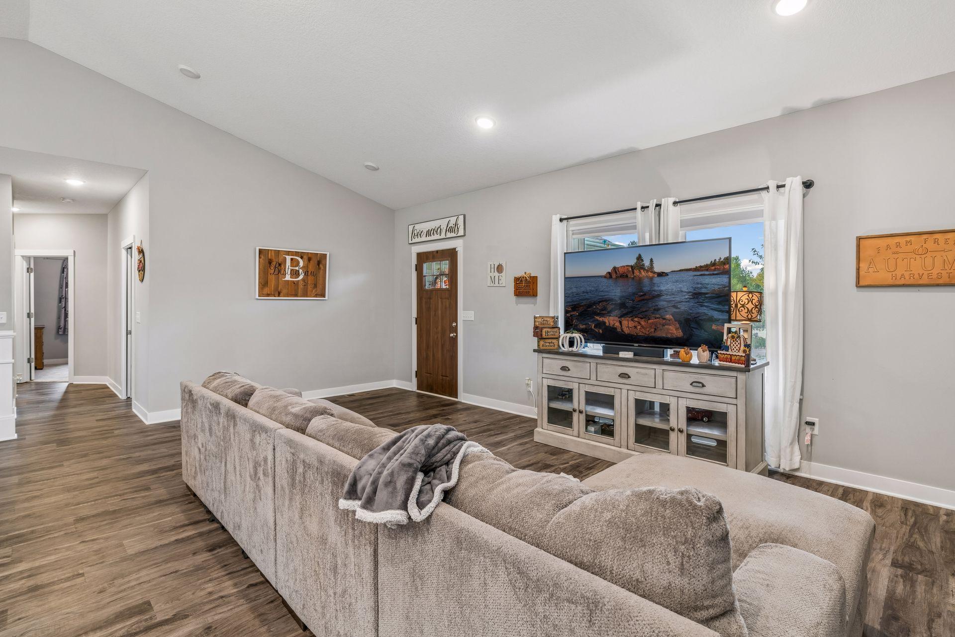 663 Alaska Place Property Photo 8