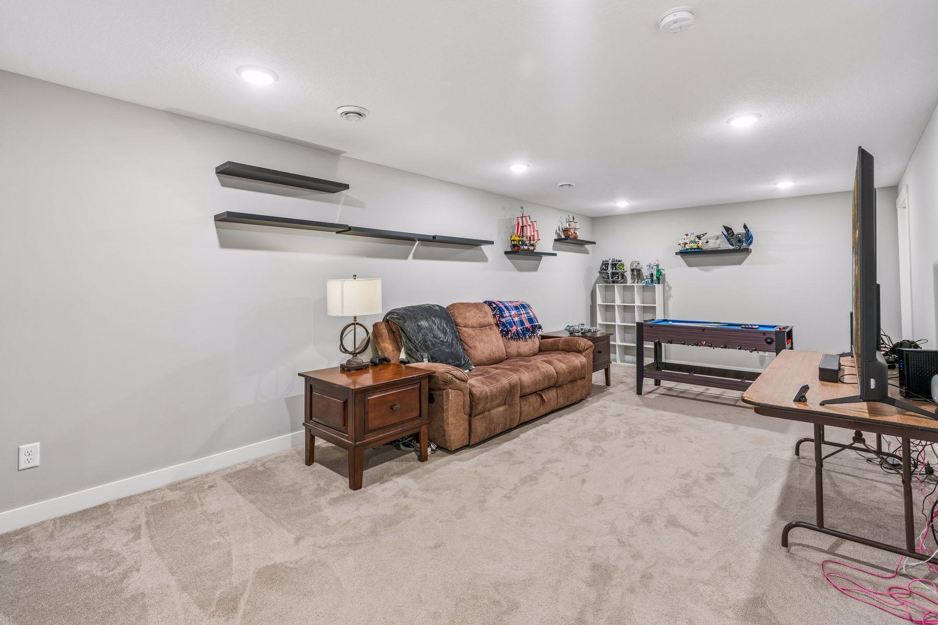 663 Alaska Place Property Photo 33
