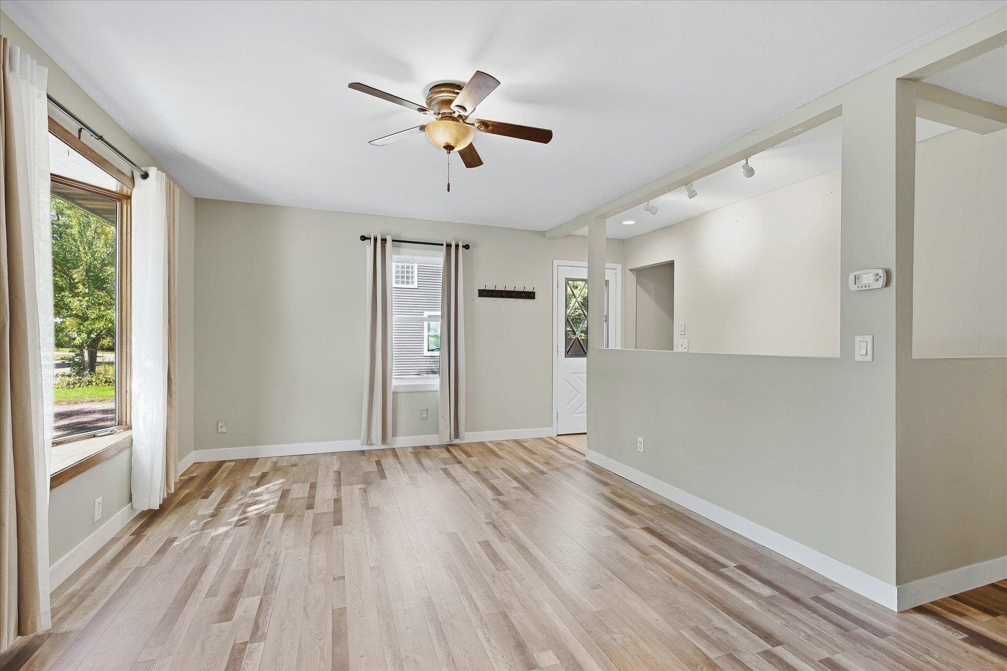4716 Edgewood Avenue N Property Photo 4