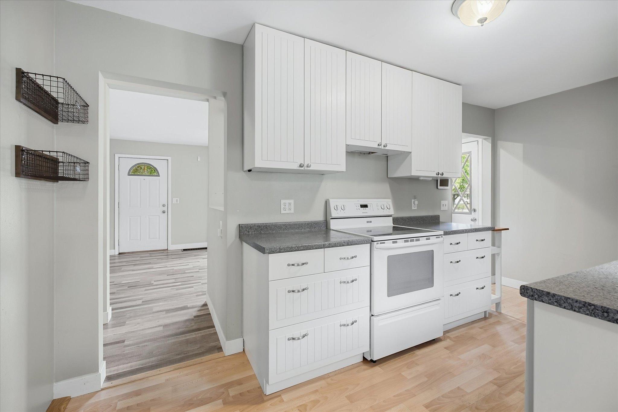 4716 Edgewood Avenue N Property Photo 6