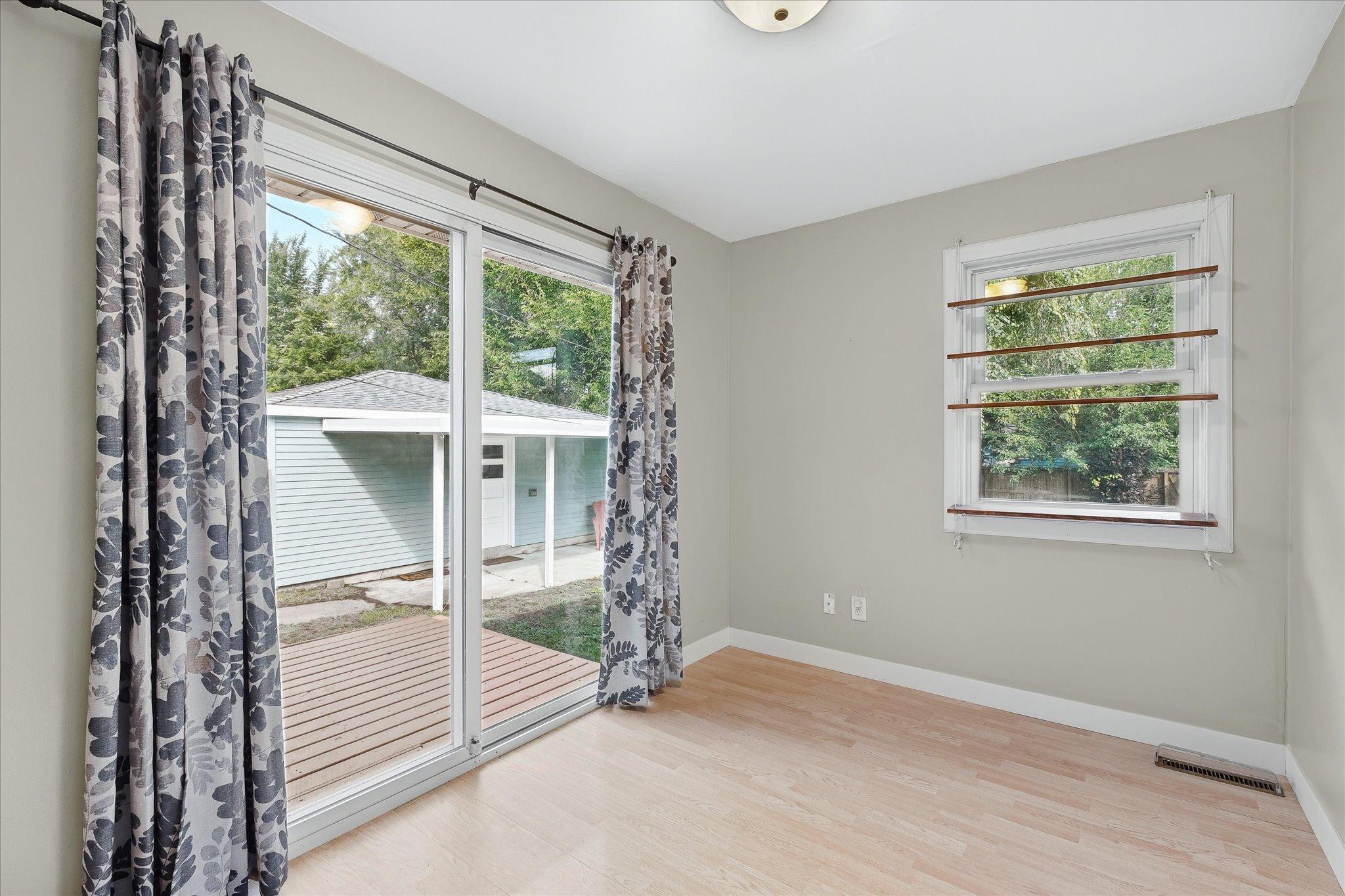 4716 Edgewood Avenue N Property Photo 9