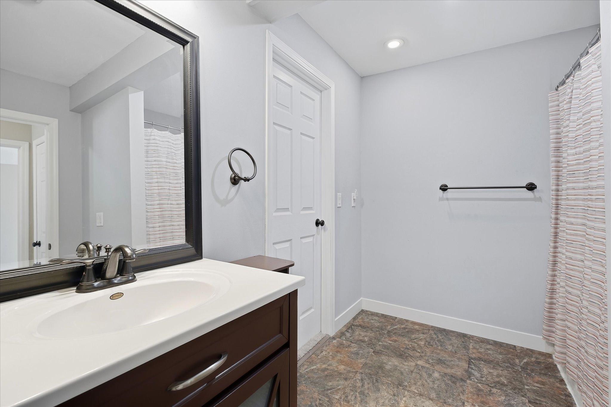 4716 Edgewood Avenue N Property Photo 13