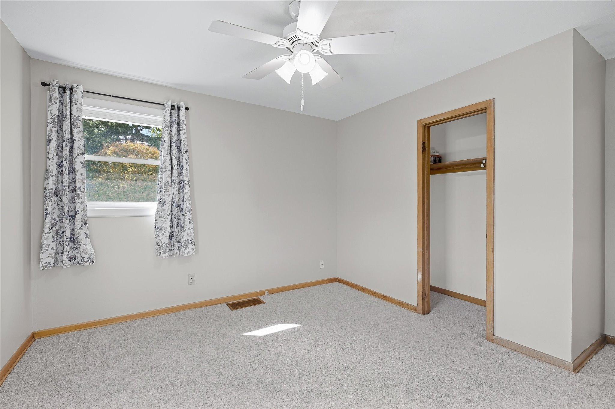 4716 Edgewood Avenue N Property Photo 15