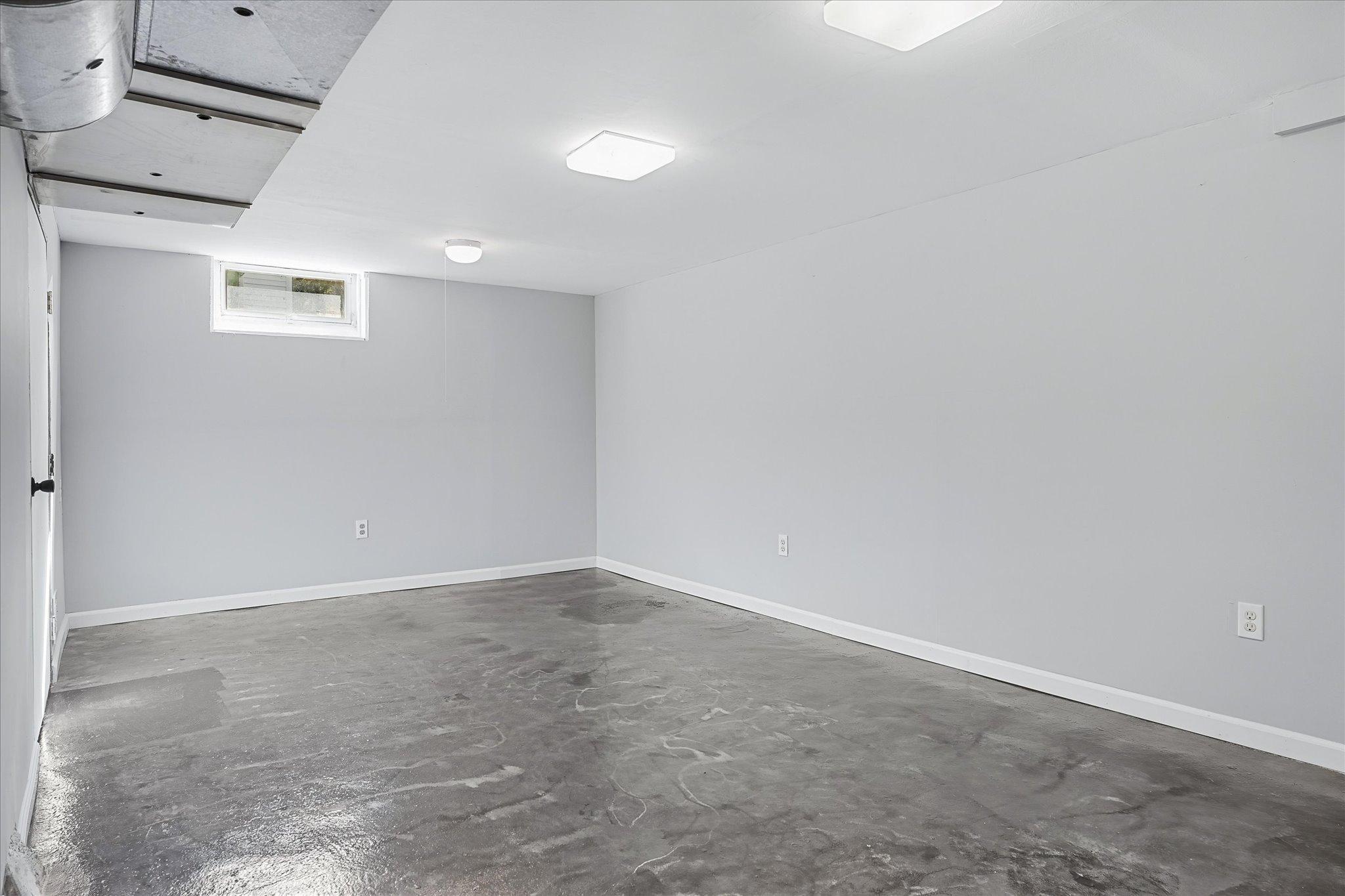 4716 Edgewood Avenue N Property Photo 18