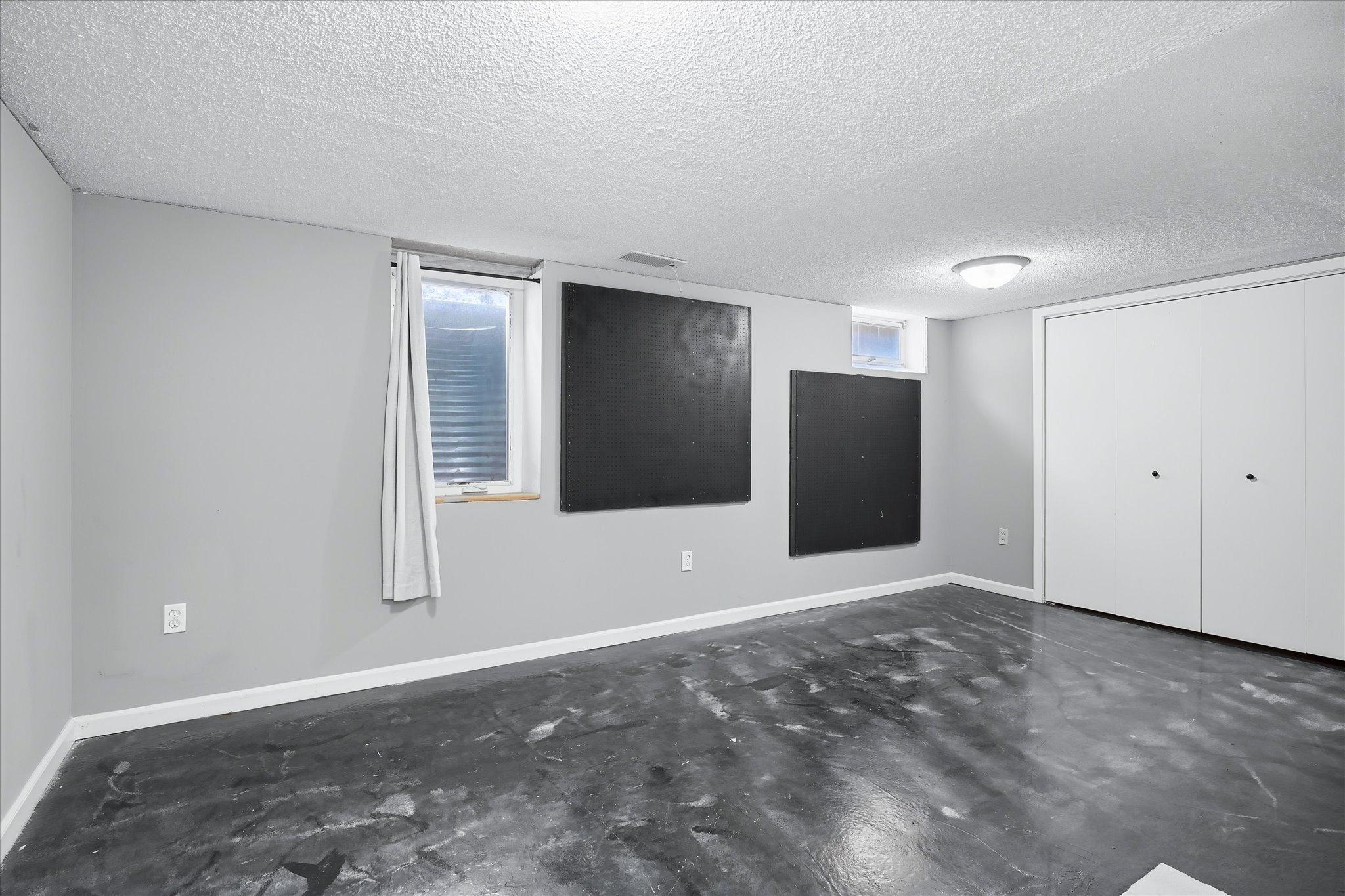 4716 Edgewood Avenue N Property Photo 20